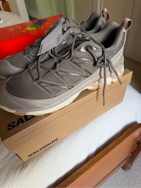 Salomon Taupe and Cream Men's Trail Sneakers
NWT.  Unique color scheme